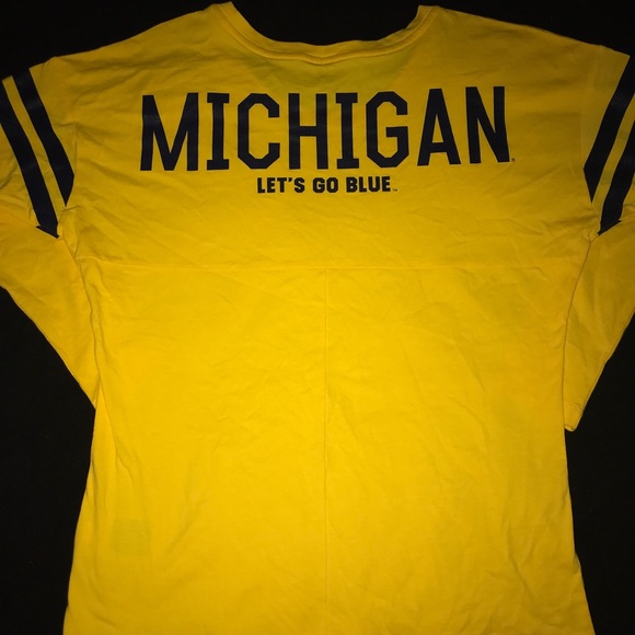 Women’s Michigan College Nike Shirt - Picture 2 of 2